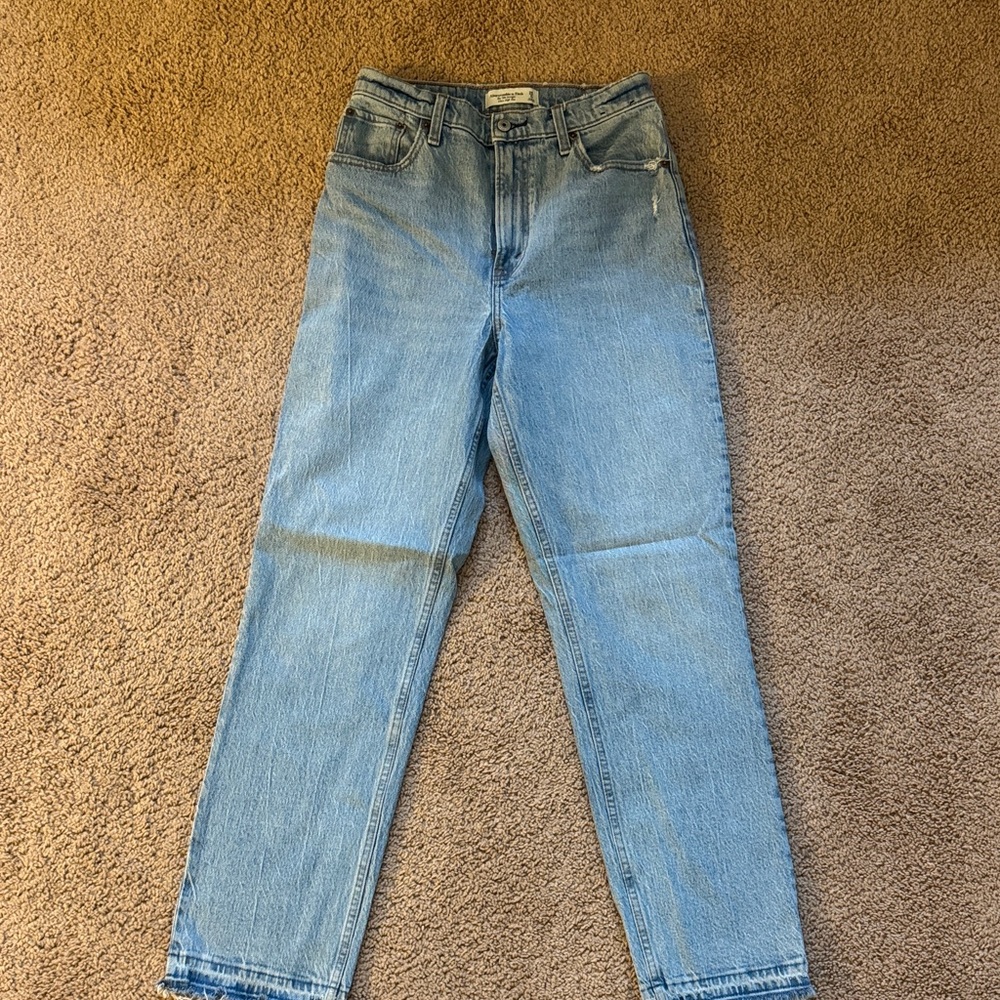 Abercrombie & Fitch Light Blue 90s Straight Curve Love Jeans